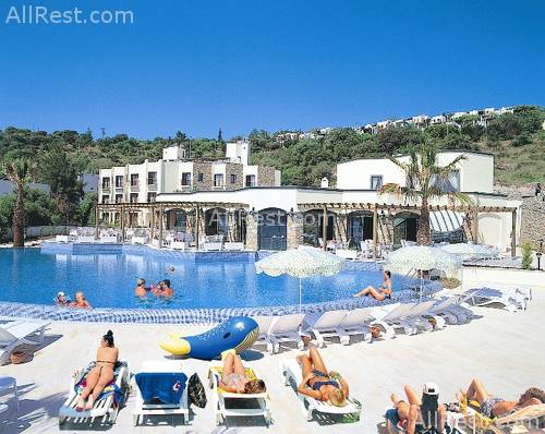 3 S Beach Club 